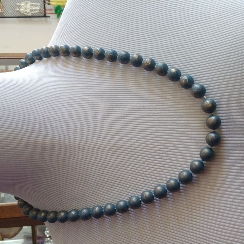 Vintage blue and gold crackle design necklace